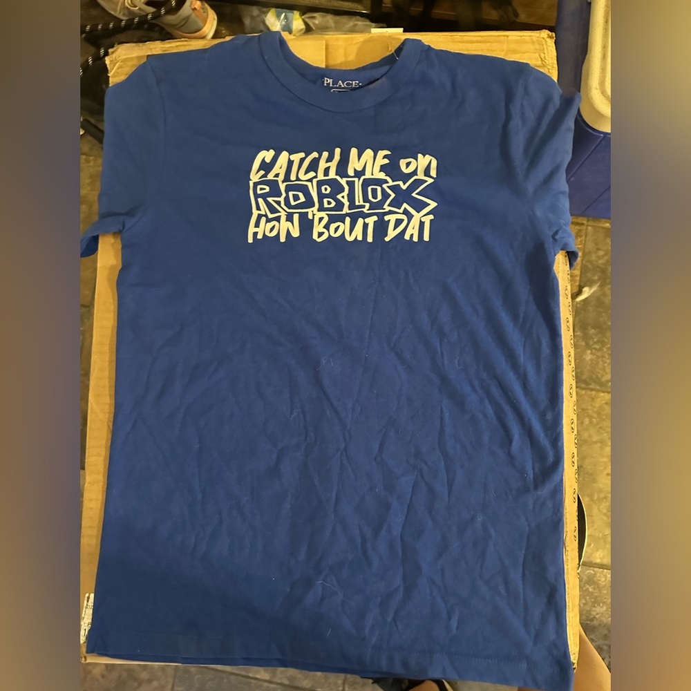 “Catch me on Roblox” shirt 10/12 kids